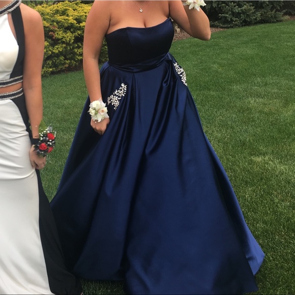 Prom Dress - Picture 4 of 4